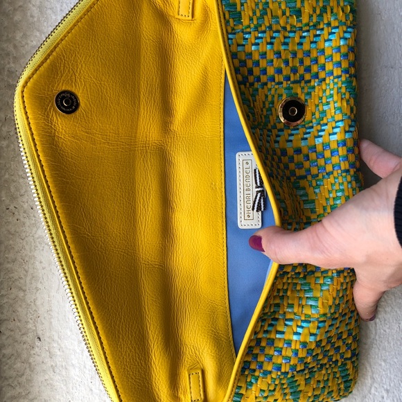 Henri Bendel clutch - Picture 4 of 5